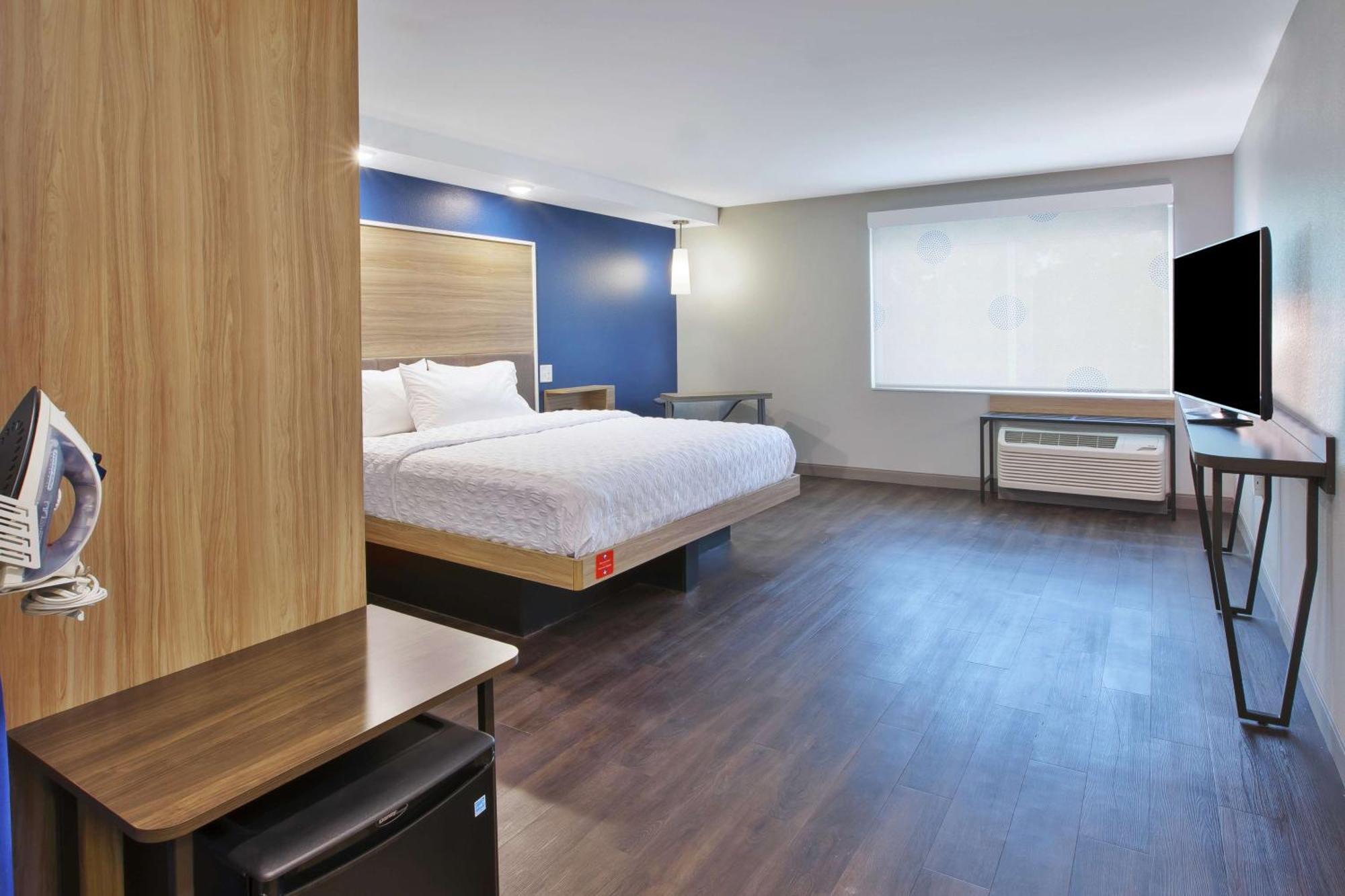 Tru By Hilton Hotel